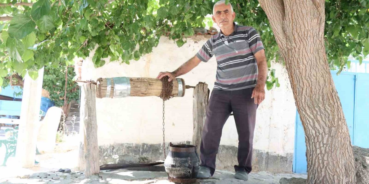 Asırlık hayrat su kuyusu hala rağbet görüyor