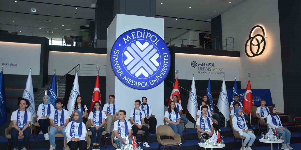 Türkiye’nin YKS şampiyonları Medipol Üniversitesi’nde tıp okuyacak