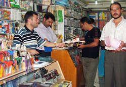 Okullar açılırken, esnaf umutlandı
