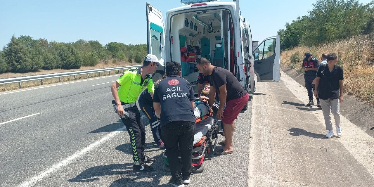 Böyle kaza bin de bir olur: Motosikletiyle babasının arabasına çarptı