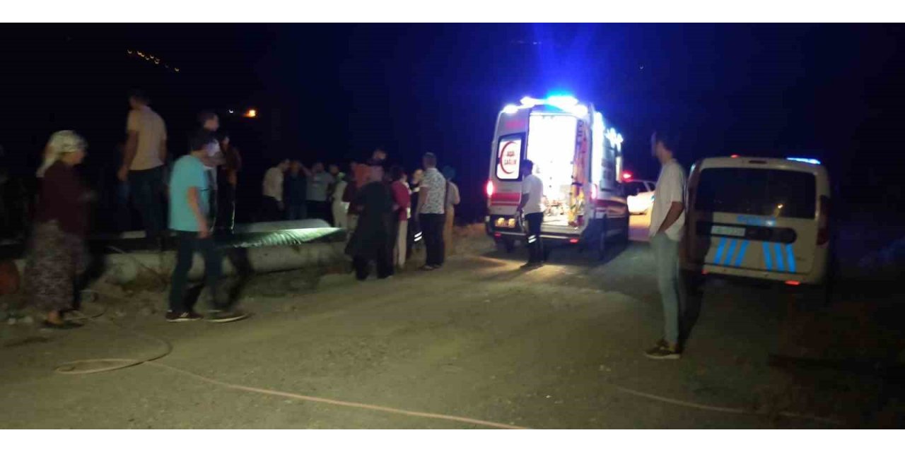 Çoruh Nehri’ne düşen araçtan sağ çıktılar