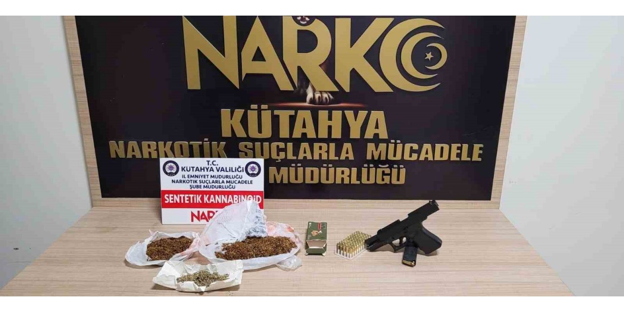 Üzerinde uyuşturucu ve silah bulunan otobüs yolcusu gözaltına alındı