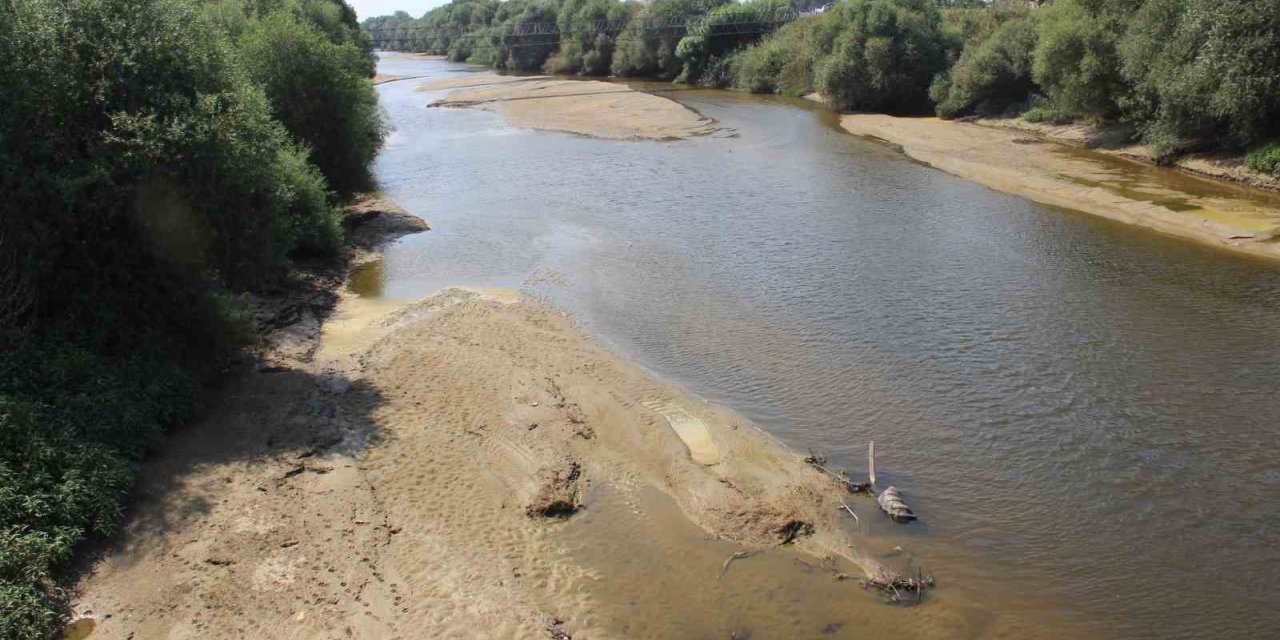 Sıcaklık ve kuraklık, Menderes’i etkiledi
