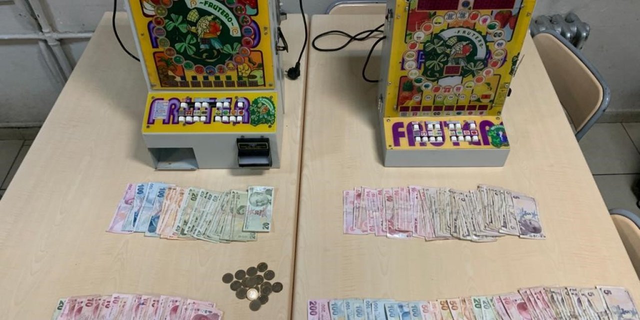 Kıraathanede 2 adet kumar makinesi ele geçirildi