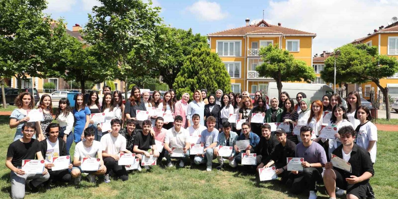 İzmit Çınar Akademi mezunları üniversiteli oldu
