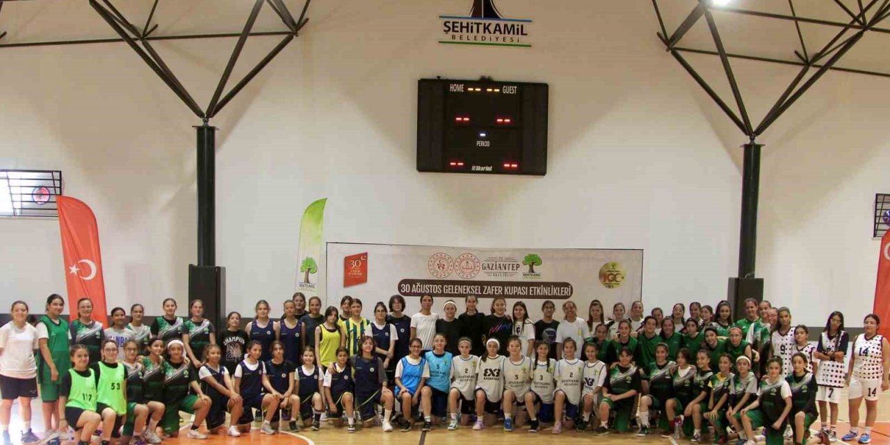 3 Farklı branşta yüzlerce sporcu yarıştı