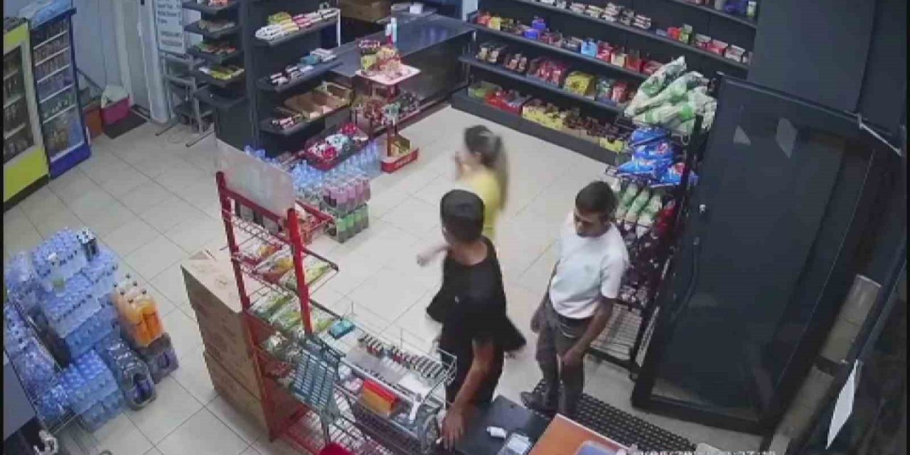 Müşteri gibi geldi, telefonu çalıp gitti