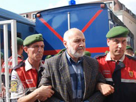 Tartışılan tahliyelere yakalama kararı