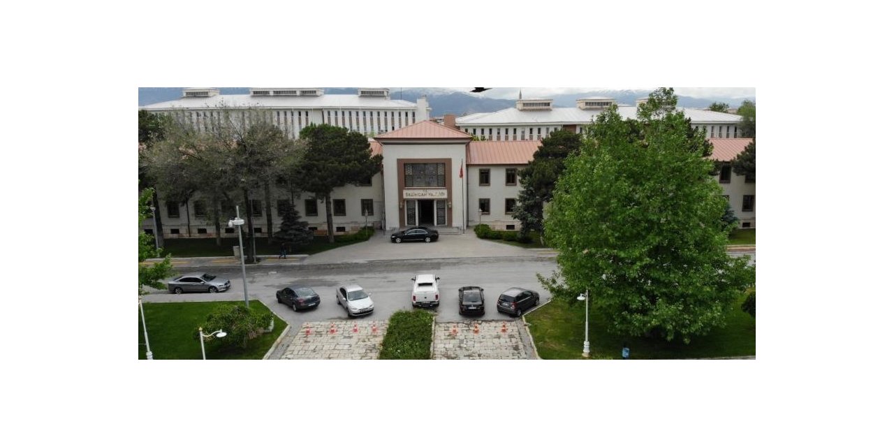 Erzincan’da jandarma komutanı, vali yardımcıları ve kaymakamlar değişti