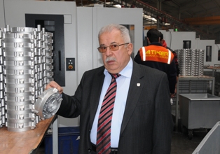 Demirci atölyesinden dünyaya açıldı