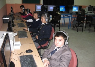 Sosyal paylaşım sitelerini, ''öğrencileri'' için kullandı