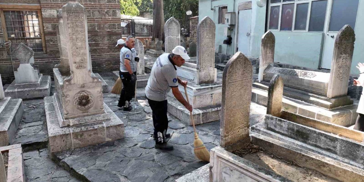 Bursa’da hazireler ecdada yakışır hale getiriliyor