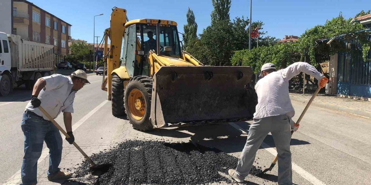 Bünyan’da bozuk yollar düzenleniyor
