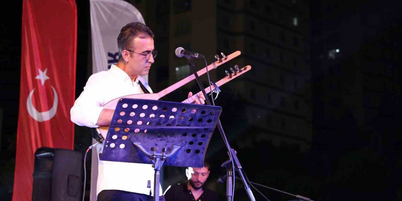 Denizli Akvadi’de türkü ziyafeti