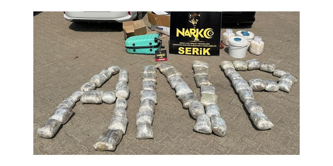 Doğu illerinden valizlerle Antalya’ya getirilen 51 kilo esrar polis takibine takıldı