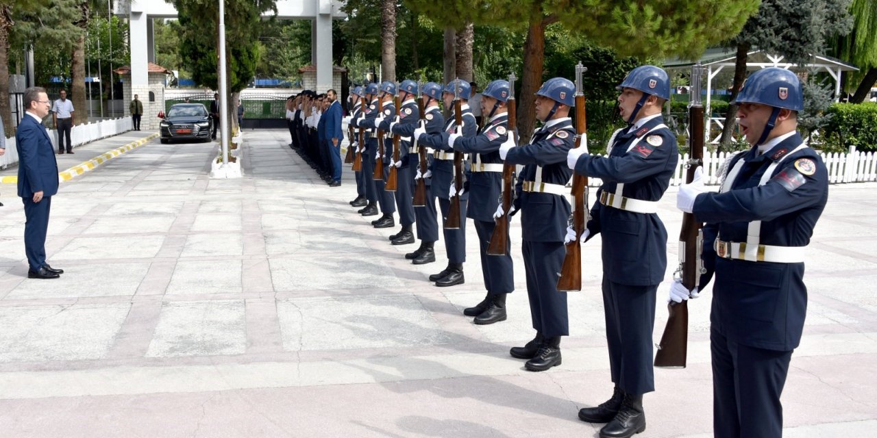 Vali Ünlü’ye jandarma ve emniyet birimlerinden brifing
