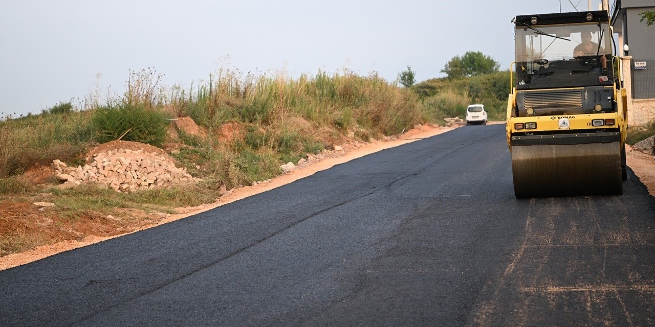 Kartepe’ye 270 ton asfalt serildi