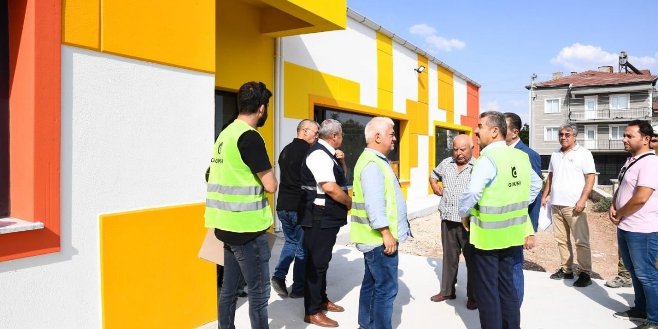 Vali Ergün yapımı devam eden okullarda incelemelerde bulundu