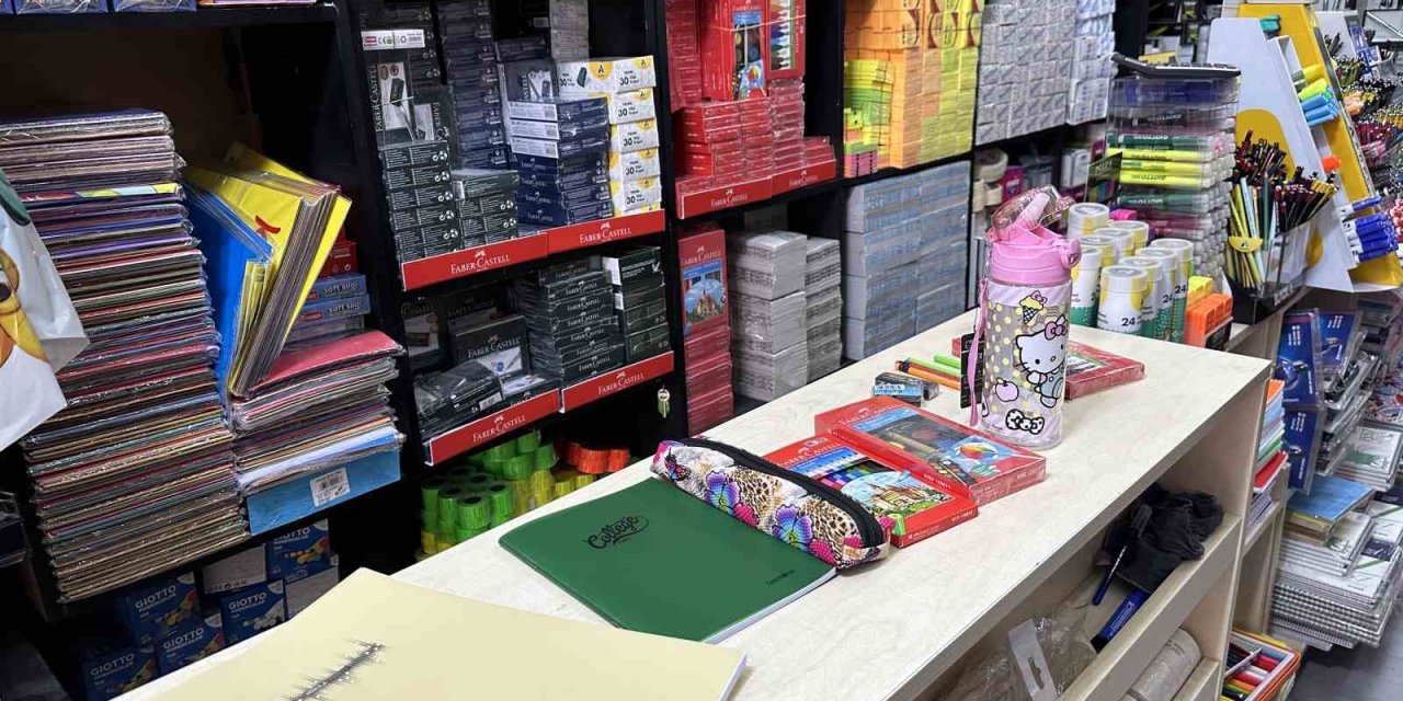 Kırtasiye alışverişlerinde fiyatlar arttı, veliler ikinci ele yöneldi