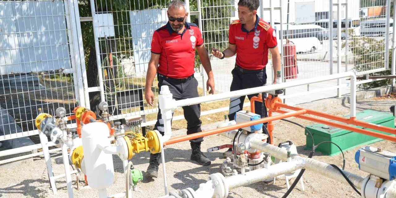 Bozüyük Belediyesi İtfaiye Müdürlüğü’nden akaryakıt istasyonlarına denetim