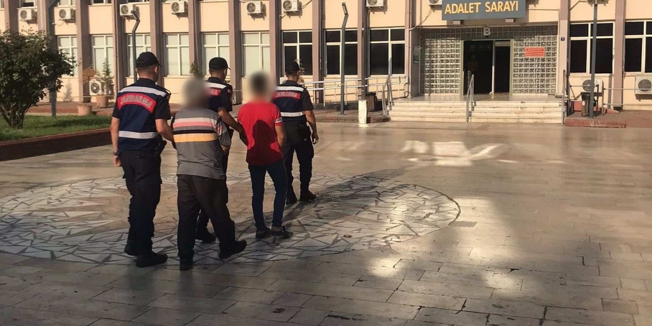 Zehir taciri baba ve oğlu bir ton uyuşturucu ile yakalandı