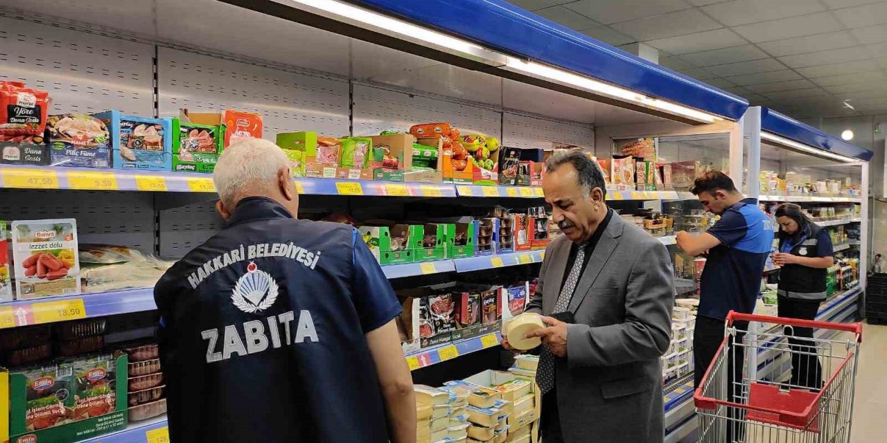 Hakkari’deki marketler titizlikle denetlendi