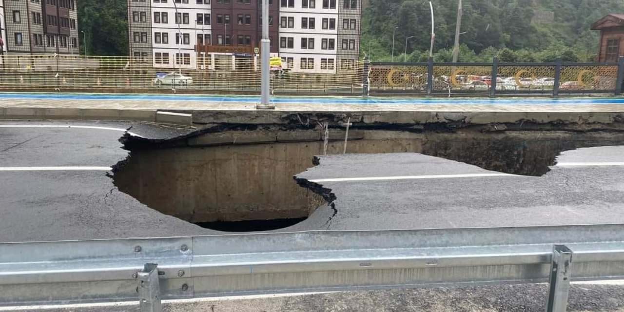 Rize’de şiddetli yağışlar sonrası yol çöktü