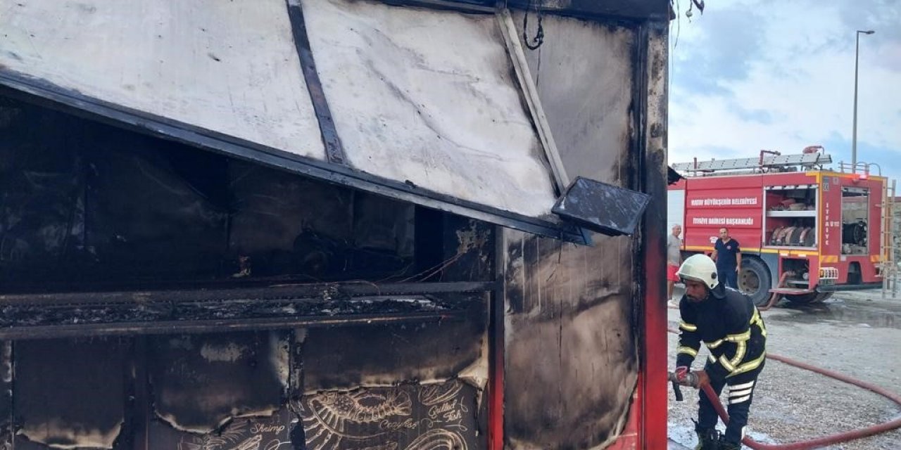 Hatay’da işyeri yangını söndürüldü