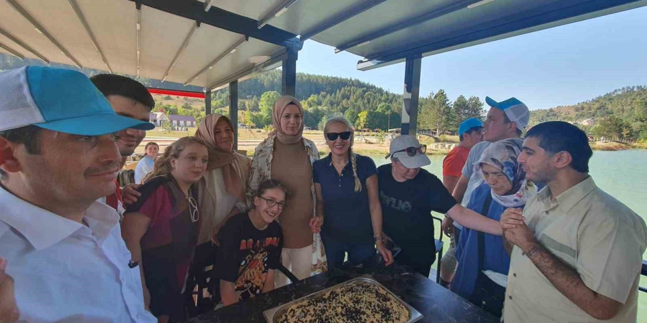 Özel çocuklar doğa harikası Valla Kanyonunu gezdi