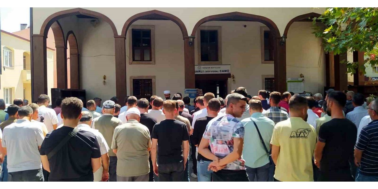 İznik Gölü’nde boğulan Yusuf son yolculuğuna dualarla uğurlandı