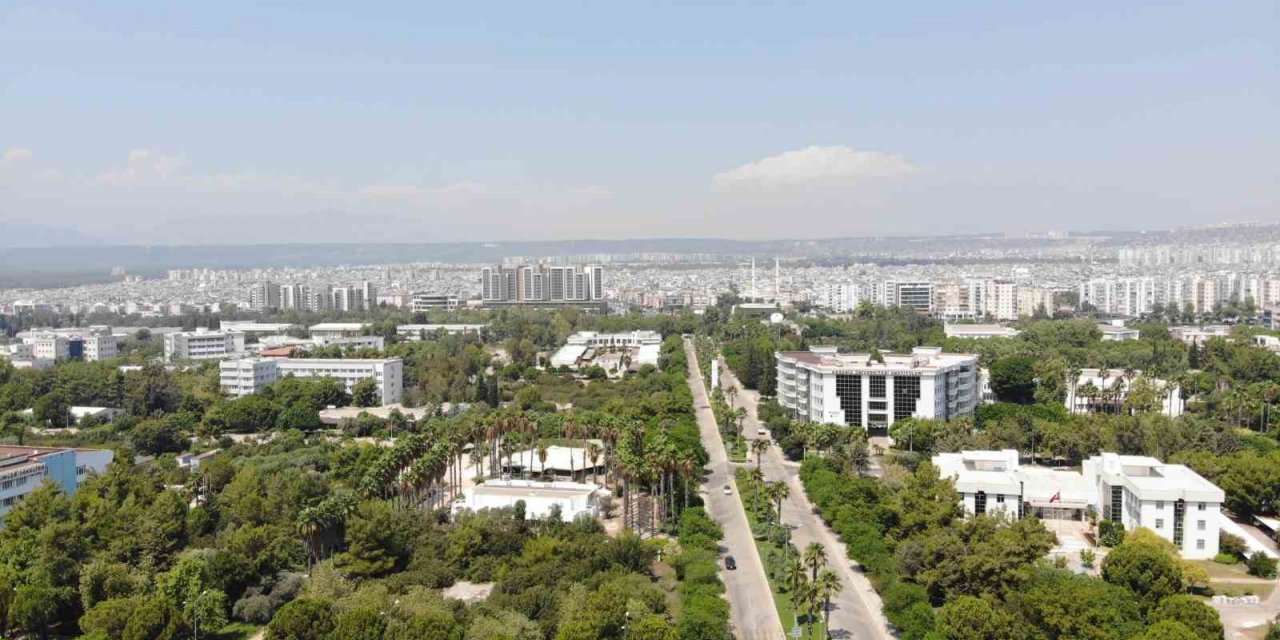 Rektör Özkan: "Ev sahiplerinden daha insaflı olmalarını bekliyoruz"