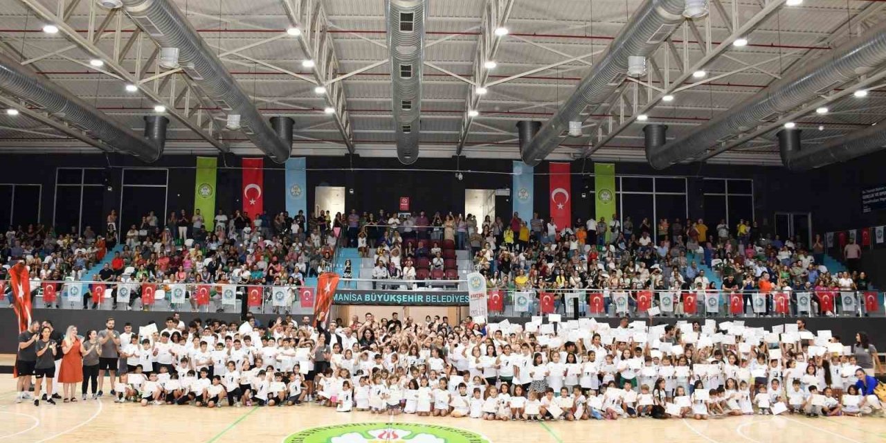 Manisa’da büyükşehirin yaz spor okullarında 2023 dönemi törenle sona erdi