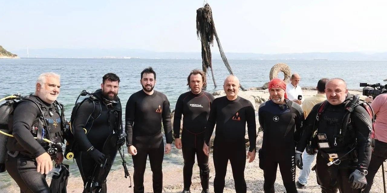 Körfez’den 22 bin metrekare hayalet ağ çıkarıldı