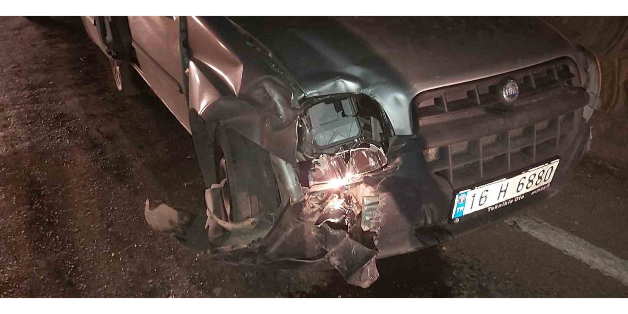 Motosikletle otomobil çarpıştı: 1 ağır yaralı