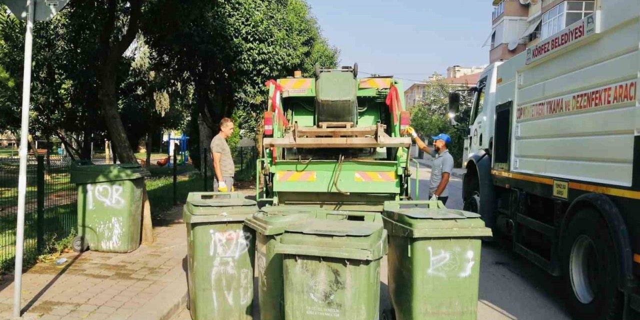 Çöp konteynerleri dezenfekte ediliyor