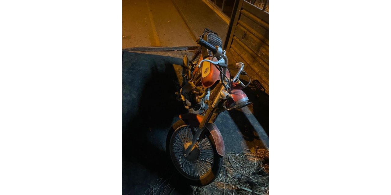 Çaldıkları motosikleti satamadan gece kartallarına yakalandılar