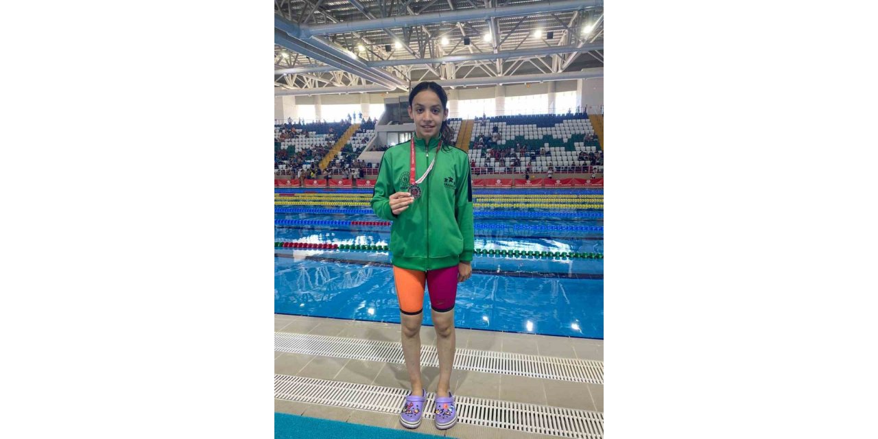 Çayırova Belediyesi sporcuları yüzme şampiyonasında 6 madalya kazandı