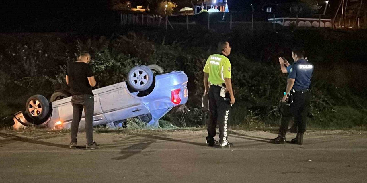 Sinop’ta otomobil takla attı: 4 yaralı