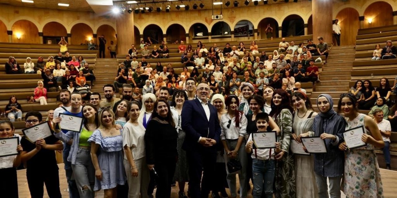 Şehir Tiyatrosu Gençlik Kulübü, izleyicilerle buluştu