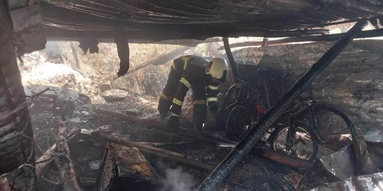 Burdur’da odunluk yangını büyümeden söndürüldü