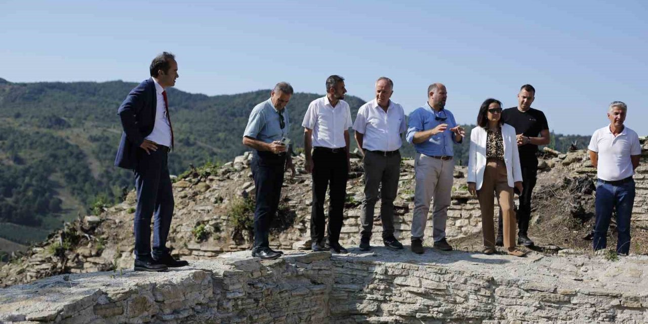 Vali Kaya, Altınova’nın tarihi ve doğal güzelliklerine hayran kaldı