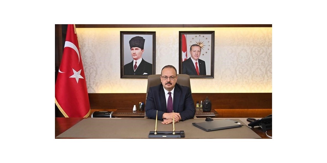 Vali Canbolat: "Milletimizin kahramanlığı ile kazanılmış şanlı bir zaferdir"