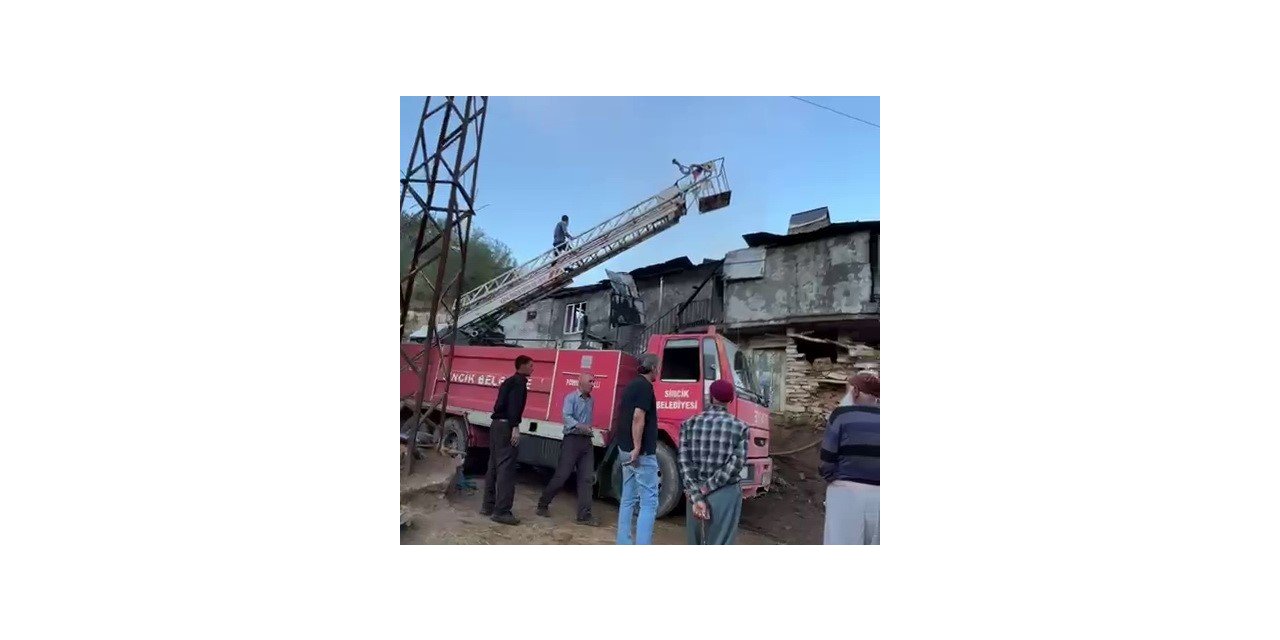 Çıkan yangın evi küle çevirdi