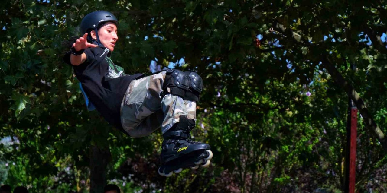 Skatepark Agresif Paten Yarışması nefes kesti