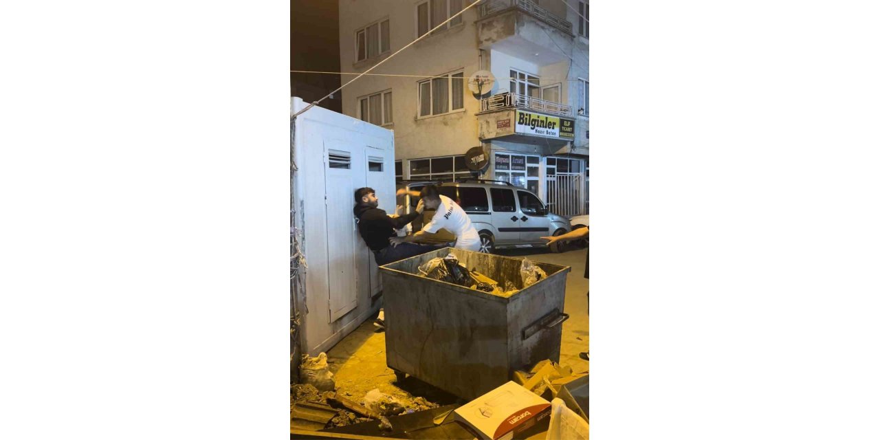 Zonguldak’ta iki grup arasında yumruklu kavga cep telefonu kamerasında