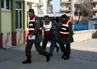 Eş zamanlı uyuşturucu operasyonu