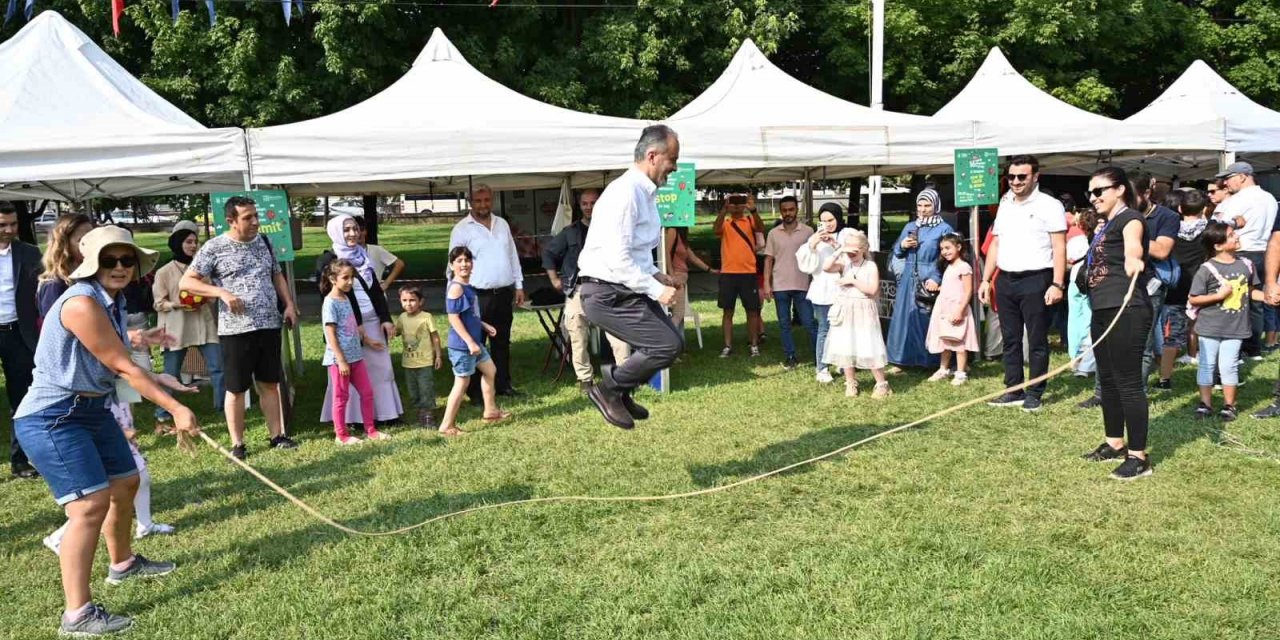 Eskimeyen oyunlar, sokağa taştı
