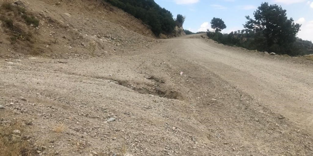 Yol sorunu çözülmeyen vatandaşlardan Buldan Belediyesine tepki