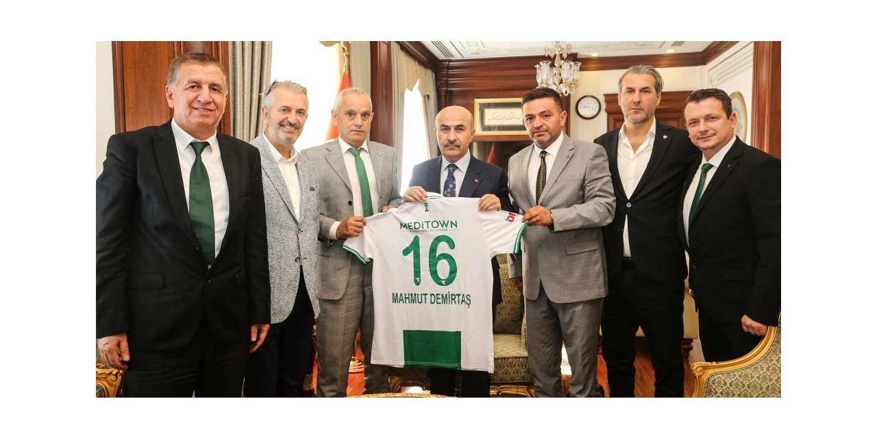Bursaspor yönetimi, Bursa Valisi Mahmut Demirtaş’ı ziyaret etti