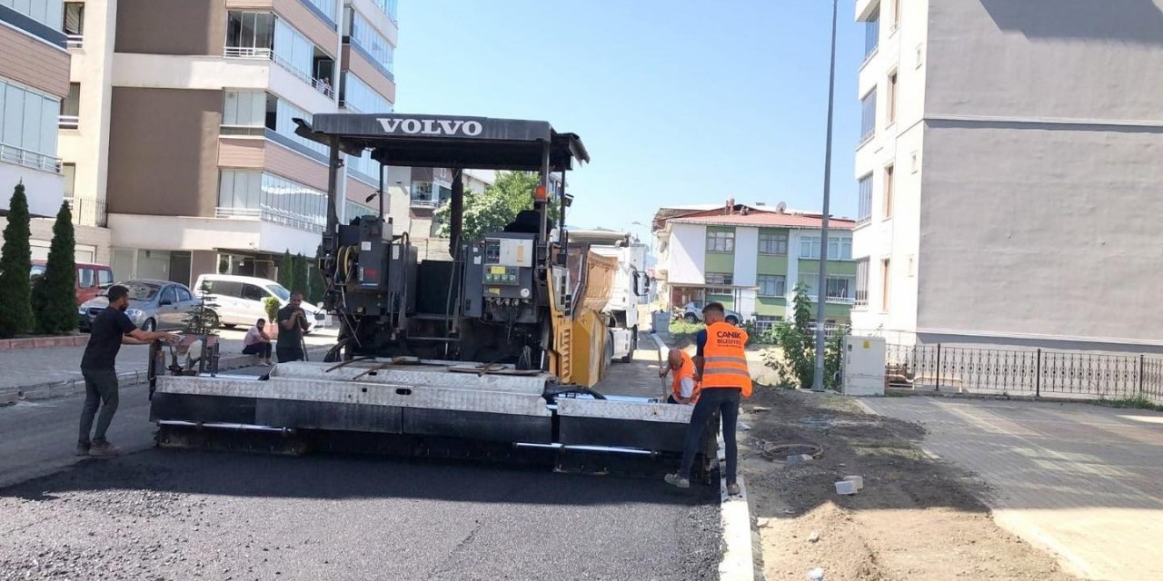 Başkan Sandıkçı: “İlçemize yeni yollar kazandırıyoruz”